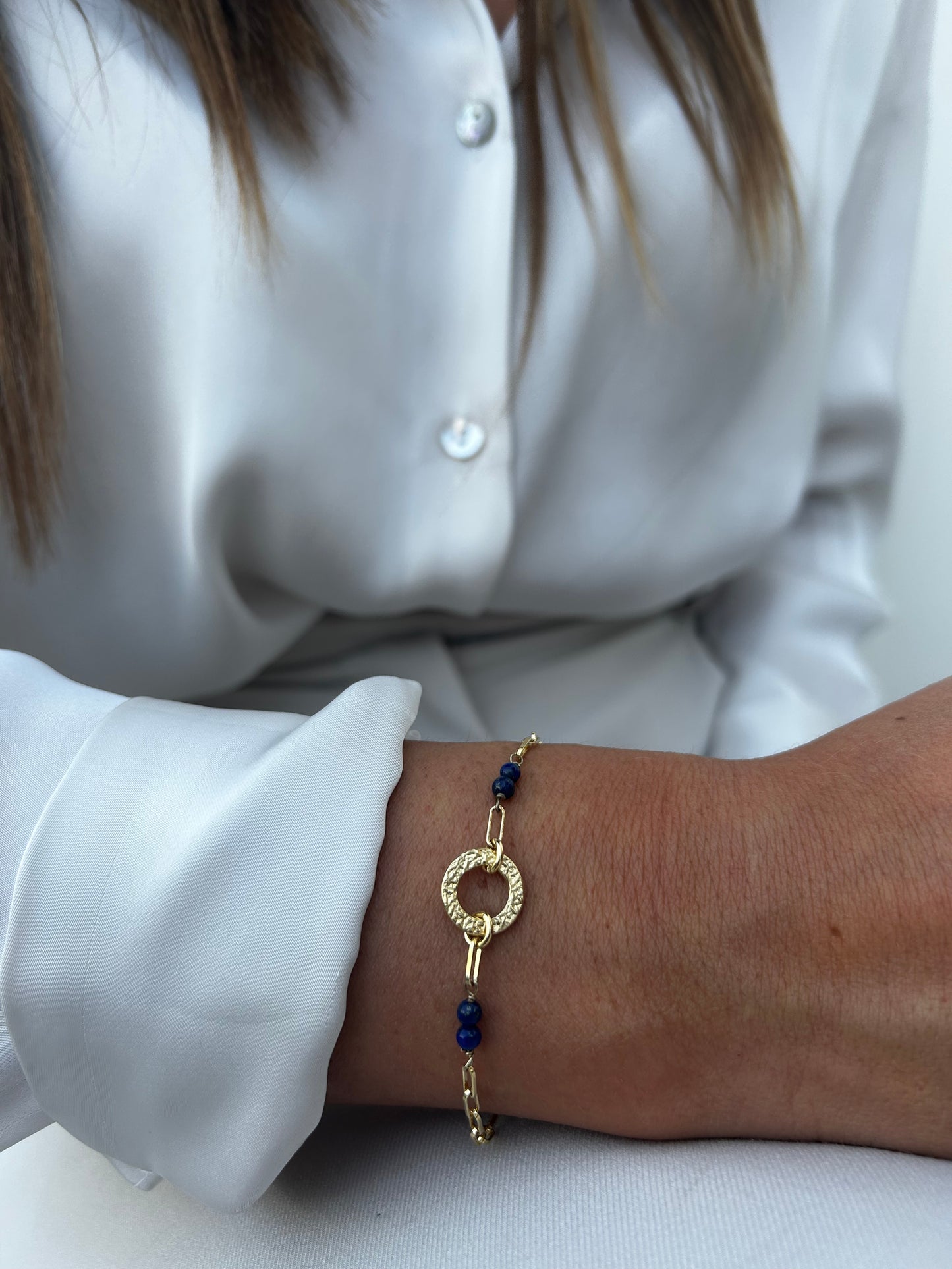 Bracciale Maglia Rettangolare, centrale Martellato e Lapislazzuli